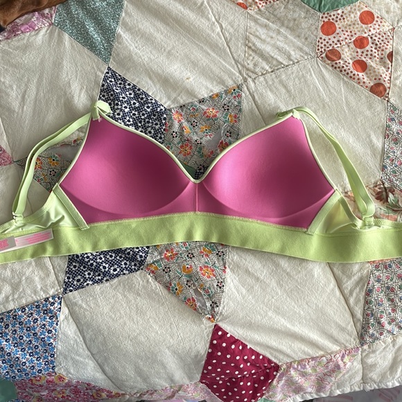 Pink Bra - Picture 2 of 3